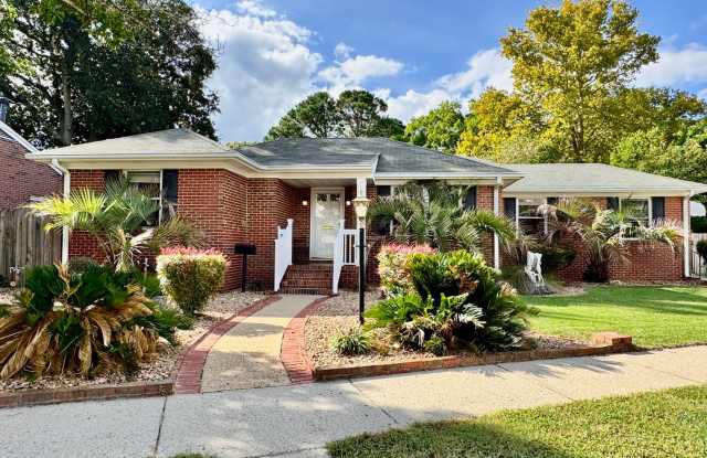 All Brick Riverview Home w/Saltwater Pool/Spa Combo! Pet Friendly, Storage Shed, Sunroom, Fenced Yard, Driveway Parking photos photos