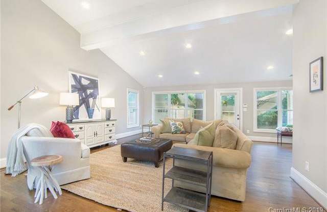 635 Marsh Road Gallery 3