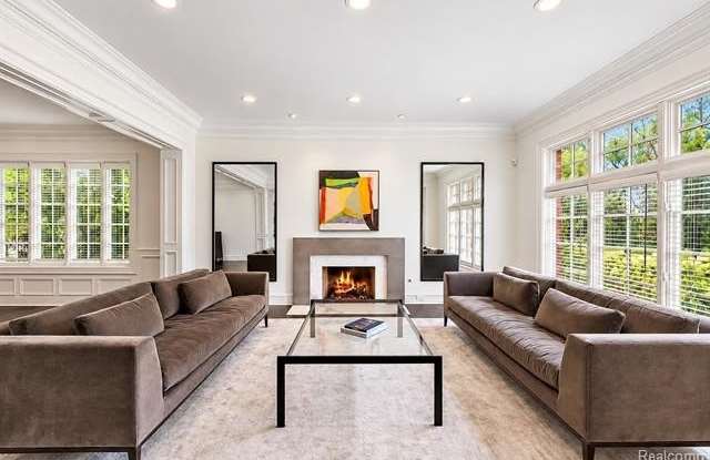 321 Aspen Road Gallery 4