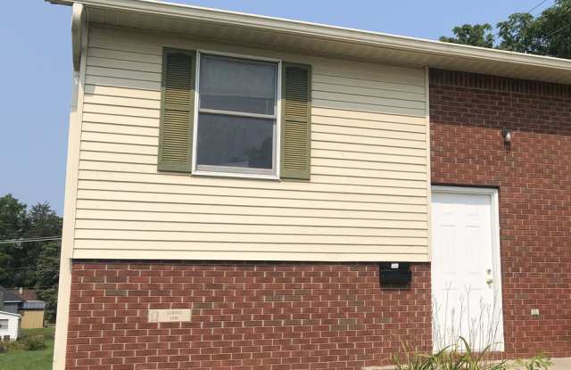 5 bedroom! - 901 North Dunn Street, Bloomington, IN 47408