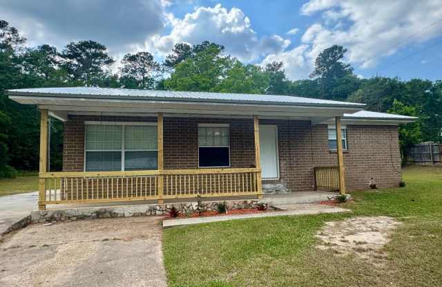 3 Bedroom 1 Bathroom in Graceville, FL photos photos