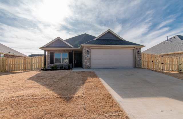 Beautiful 3-bedroom 2 bath Home in Fayetteville!! Near UofA! photos photos