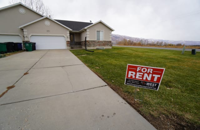 2079 S 400 E - 2079 S 400 E, Kaysville, UT 84037
