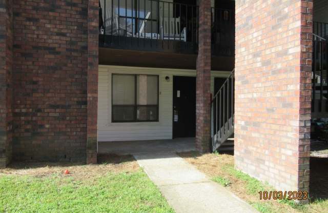 Willow Run- 2 bedroom/2 bath downstairs Apartment photos photos