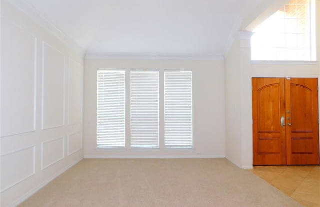 1040 Village Parkway Gallery 3