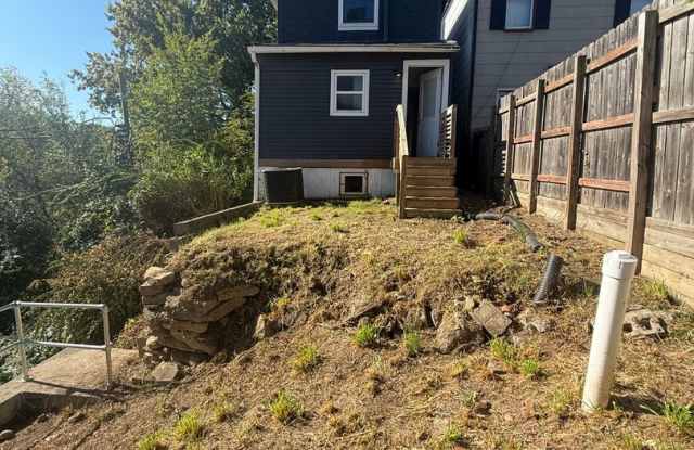 NEWLY RENOVATED 2 BEDROOM IN THE HEART OF BLOOMFIELD! Gallery 4
