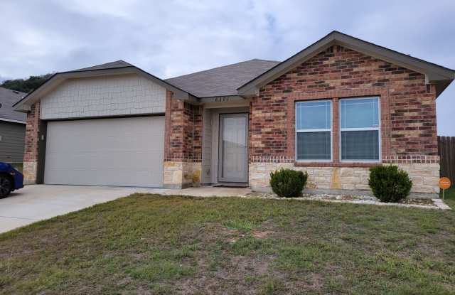Open floor plan  small pets allowed! 3BD/2BA home in Killeen! photos photos