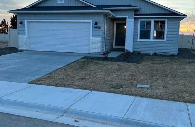 Coming soon! 3 bedroom 2 bath home in Caldwell photos photos