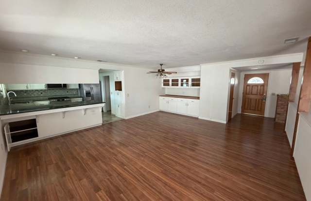 Spacious 4-Bedroom Home with Huge Yard & Sun Room – 204 Ruby Ln, Nipomo, CA 93444 Gallery 3