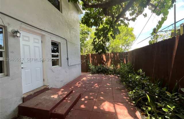 820 SW 31st Ave Gallery 2