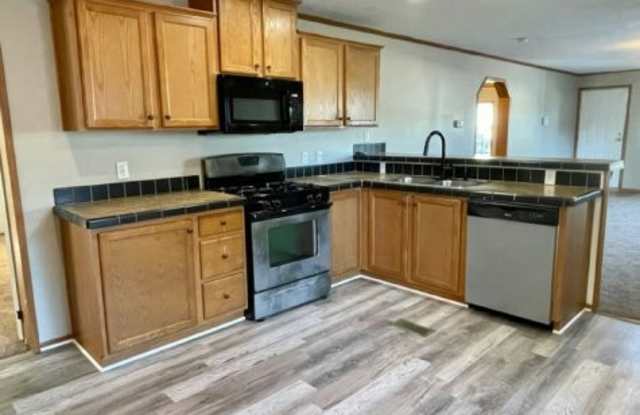 333 Lisa Lane - 333 Lisa Lane, Lynwood, IL 60411