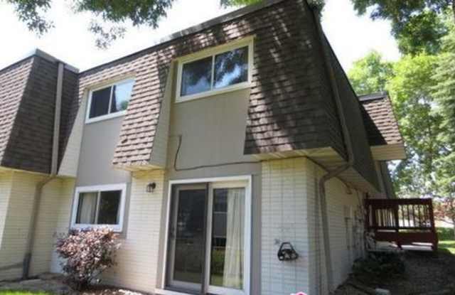 10531 Dupont Road S Gallery 4