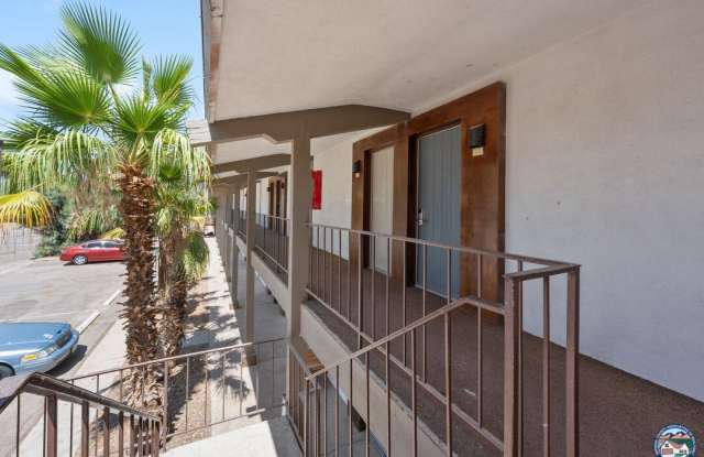 2050 Country Club Dr Gallery 1