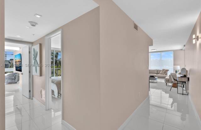 9901 E Bay Harbor Dr Gallery 3