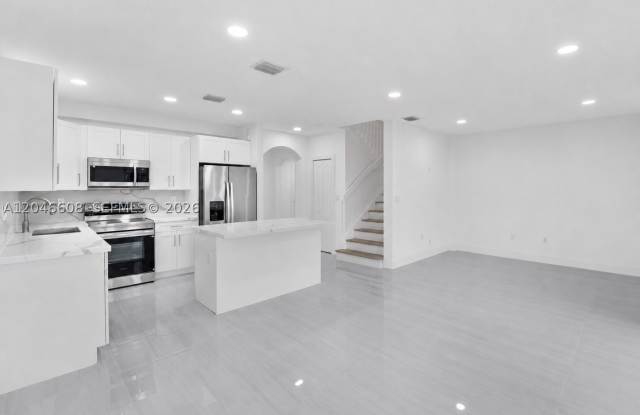 2802 SW 128th Way photos photos