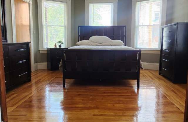 284 Sullivan Street - 284 Sullivan Street, Manchester, NH 03102