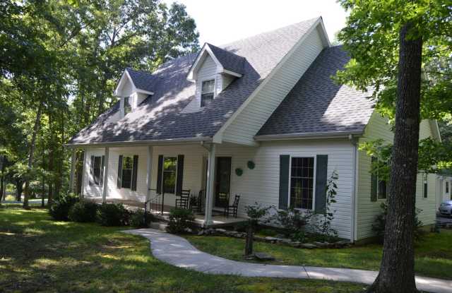 270 Laurel Circle Gallery 1