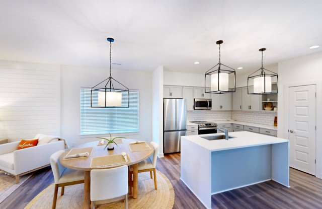 Gorgeous 4 Bedroom in Spring Hill! 1/2 Month Free!! Gallery 4