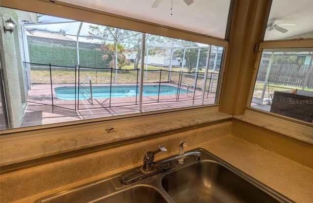 8316 SUMMERSIDE Lane Gallery 3