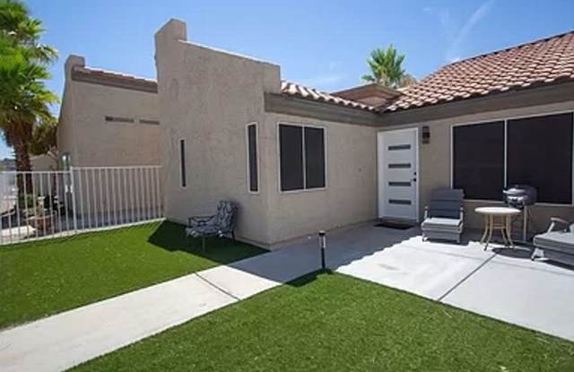1 YEAR LEASE FURNISHED OR UNFURNISHED, SHORT TERM 3 MONTH MINIMUM ALSO AVAILABLE photos photos