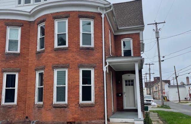 14 E MIDDLE STREET - 14 E Middle St, Hanover, PA 17331