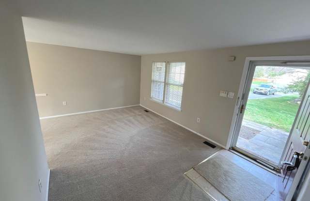 15705 ANAMOSA Drive Gallery 3