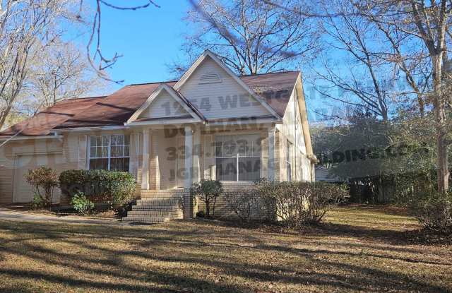 2415 Stonewood Drive Gallery 4