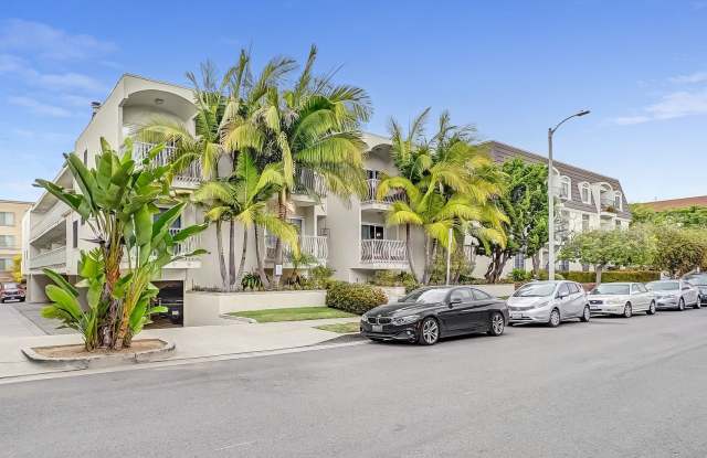 8211 Redlands Gallery 1