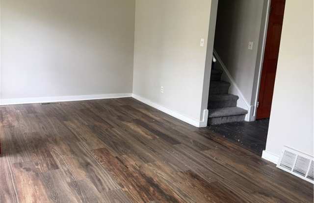 9409 Manor Avenue Gallery 2