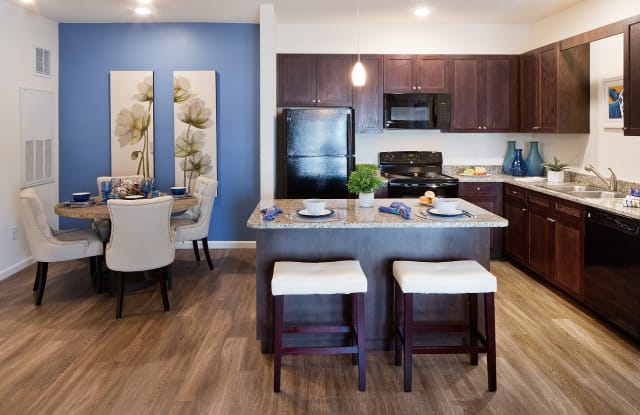 Oaks at Southlake Commons Gallery 4