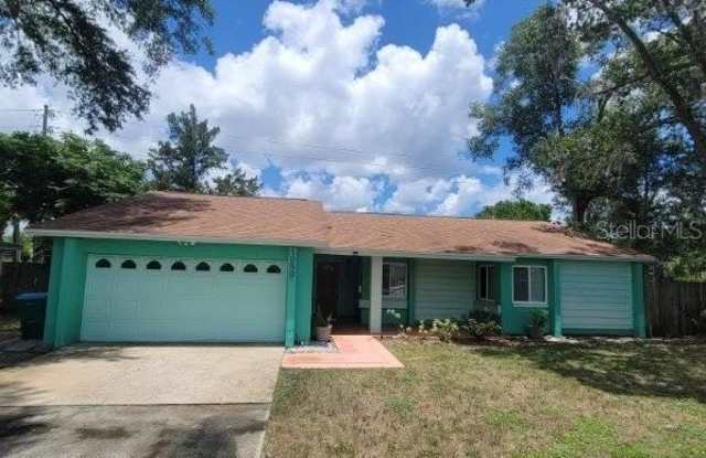 1050 HUNTINGTON COURT photos photos