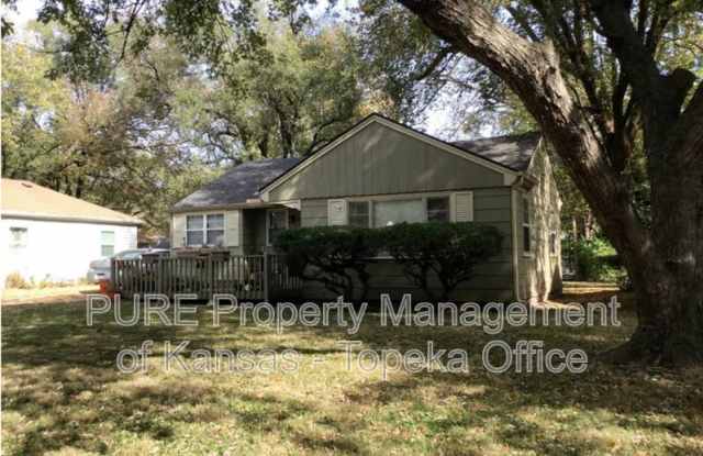 2412 SW Seabrook - 2412 Southwest Seabrook Avenue, Topeka, KS 66614