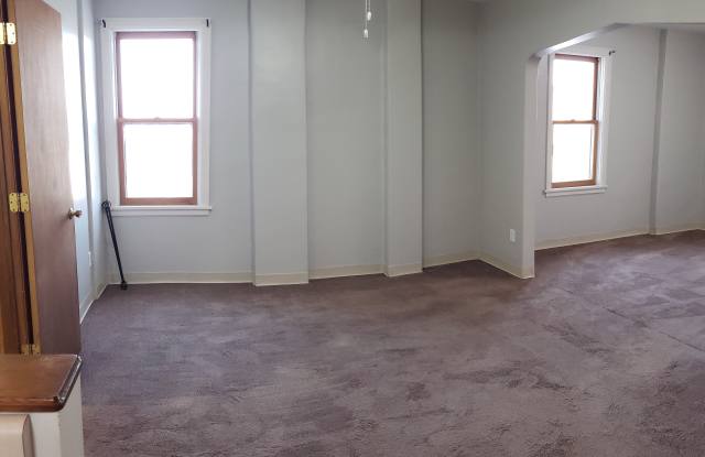 26 Broadway Street N photos photos