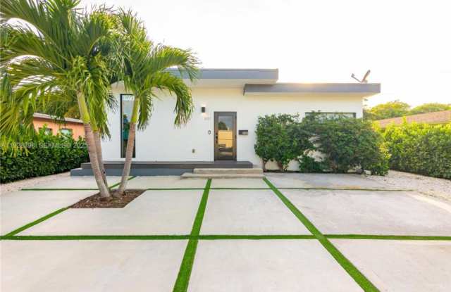 14000 NE 16th Ct photos photos