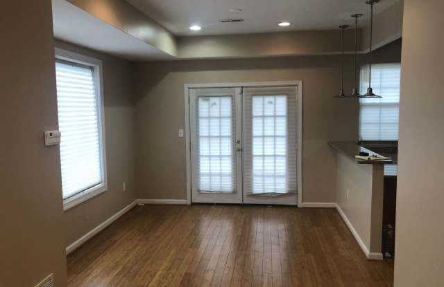 4328 7th St. NW Gallery 3