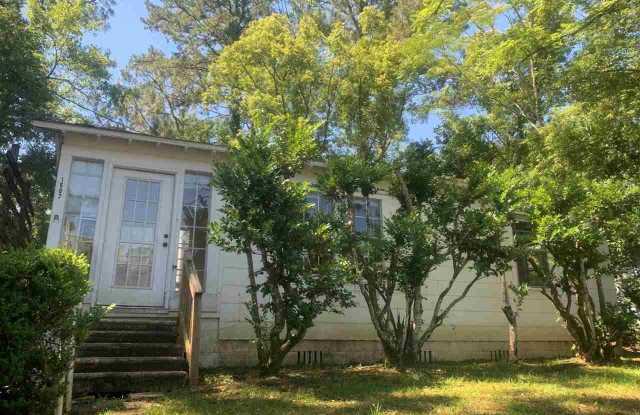 1607 Jackson Bluff Road photos photos