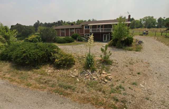 5 bed, 2 bath Hamilton home on 1.32 acres photos photos