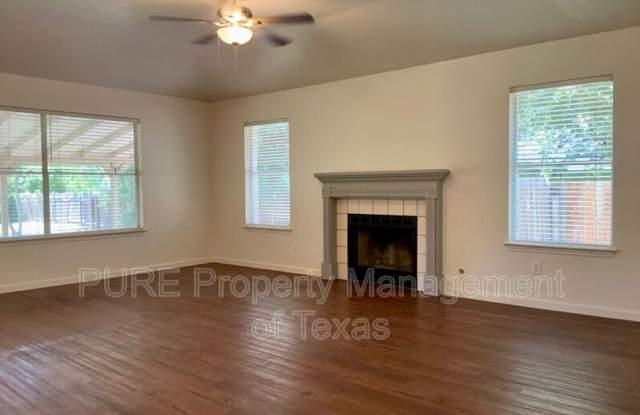 1102 Leah Ln Gallery 4