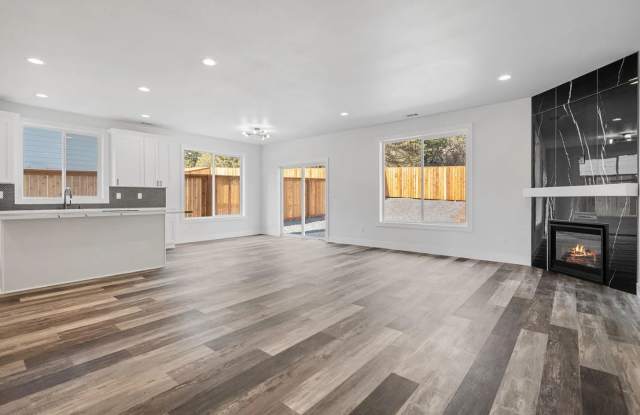 Coming Soon – Modern 3 Bedroom, 2 bath Home! photos photos