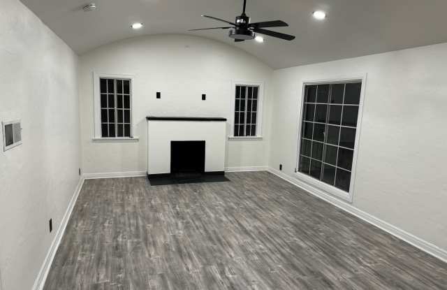 644 E 118th Pl Gallery 3