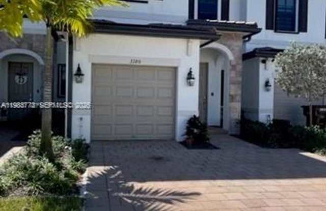 3380 W 108th St th 3380 HIALEAH, FL 33018 photos photos