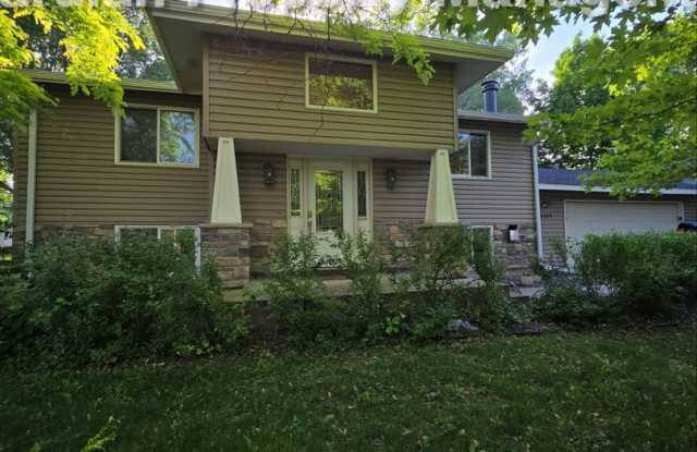 Updated Plymouth Single Family Home, 2 Car Garage, Large fenced Yard, Gas Fireplace photos photos