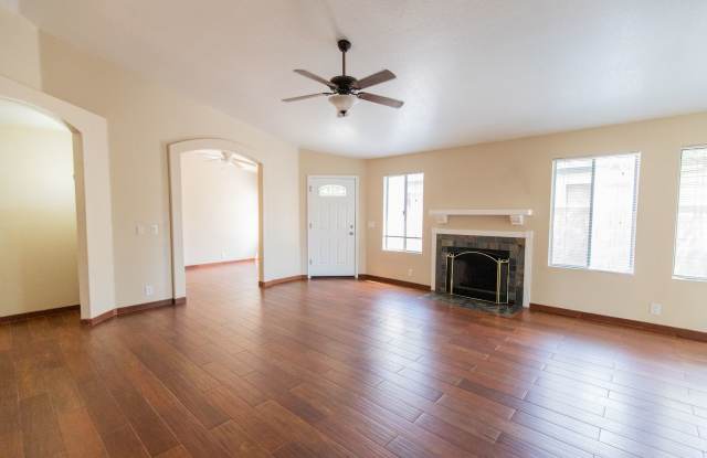 3 BR 2 Bath Remodel in Highly Desirable Harbor View Community! - 15024 North 85th Drive, Peoria, AZ 85381