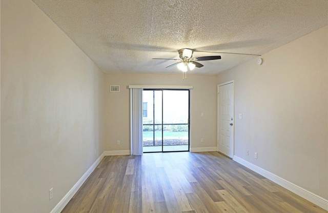 5305 Summerlin Road Gallery 4