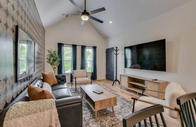 351 Landing Drive Gallery 4