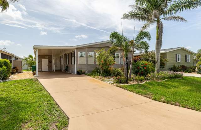 Florida living at its finest! 3/2 with a car port 55+ community photos photos