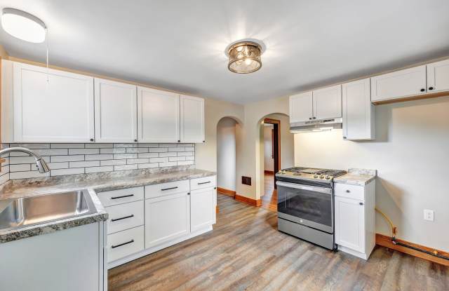 1325 Harvey Street - Upper photos photos