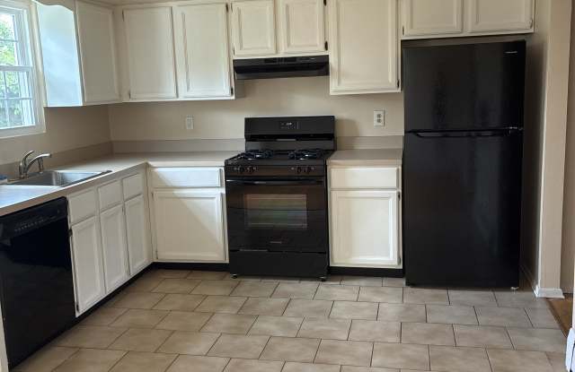 136 Maple Avenue photos photos