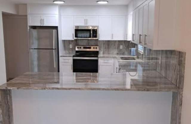9321 NW 43RD Manor S, Sunrise, FL 33351 - 5923 Gallery 3