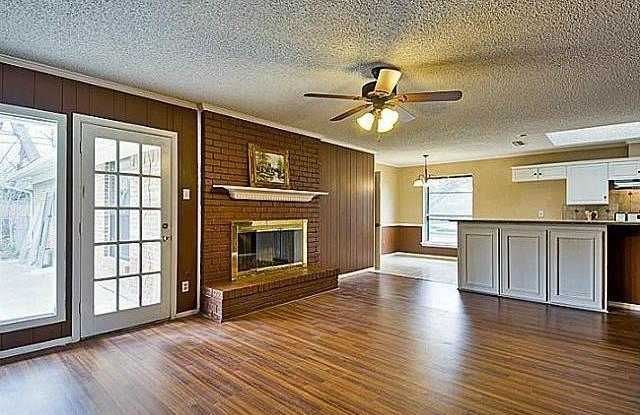 14406 Tanglewood Drive Gallery 2